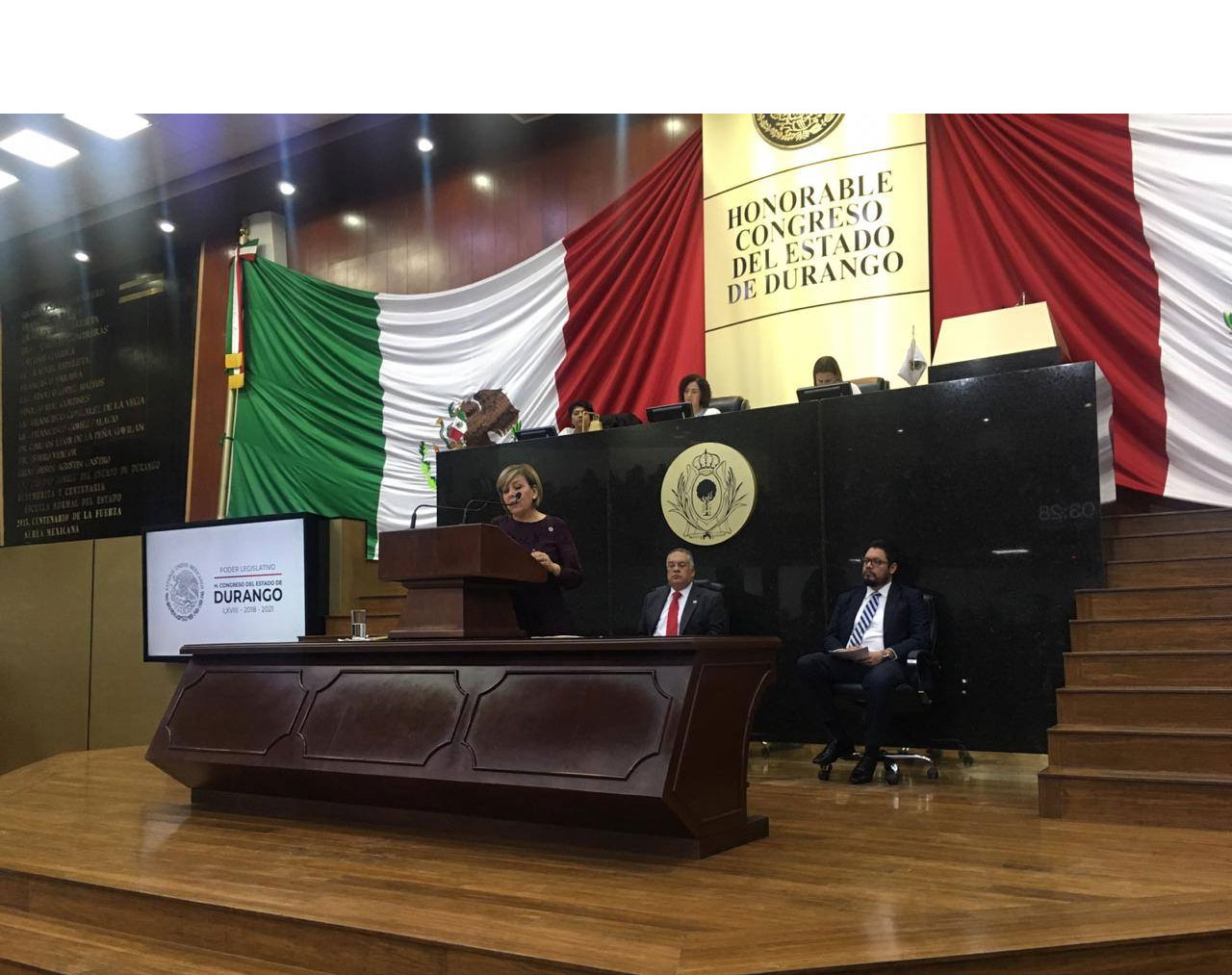 Comparece la Fiscal Ruth Medina Alemán ante el pleno del H. Congreso del Estado