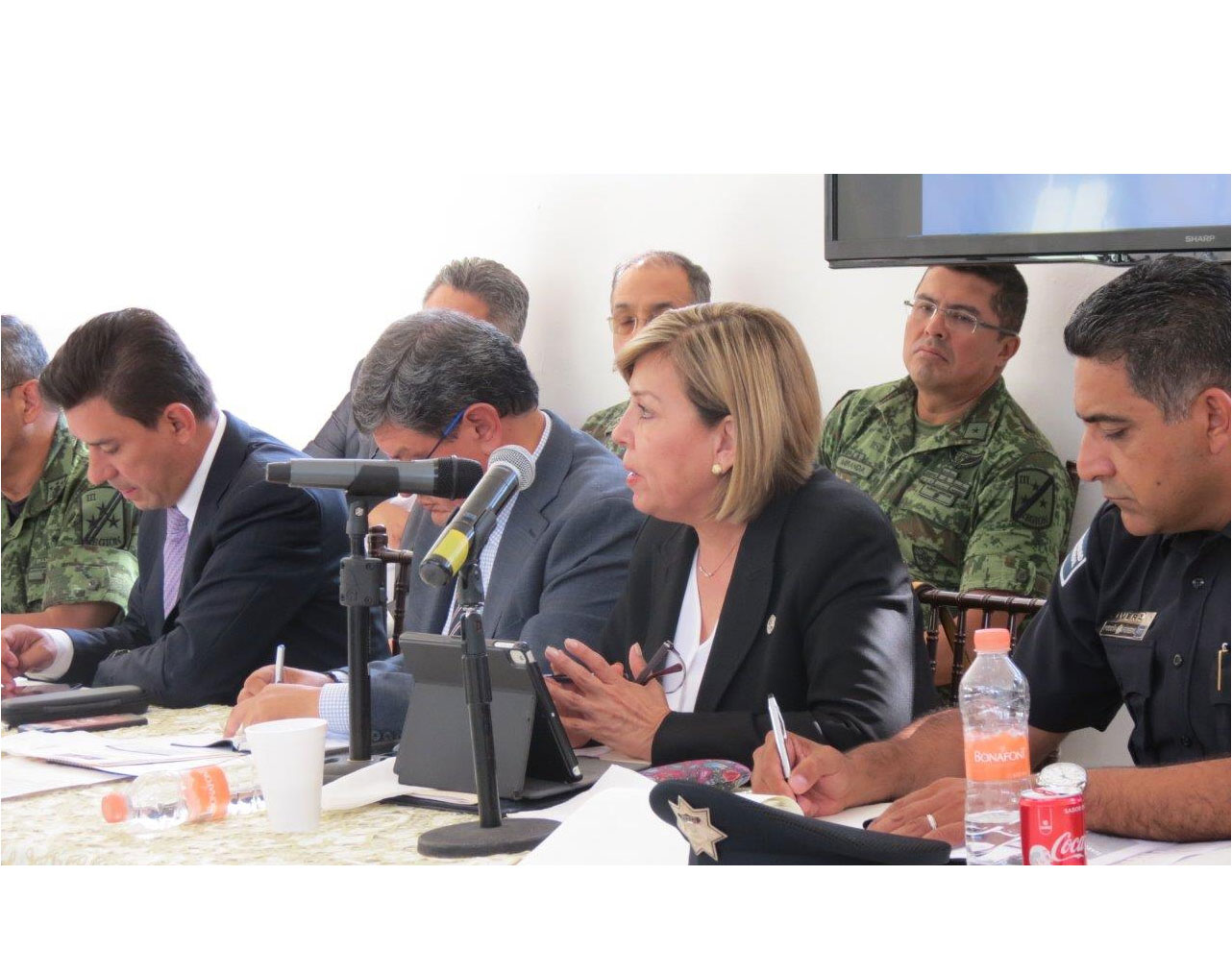 La Fiscal Ruth Medina Alemán asistió a la reunión de Coordinación para la Construcción de la Paz, acompañando al Gobernador José Rosas Aispuro Torres.