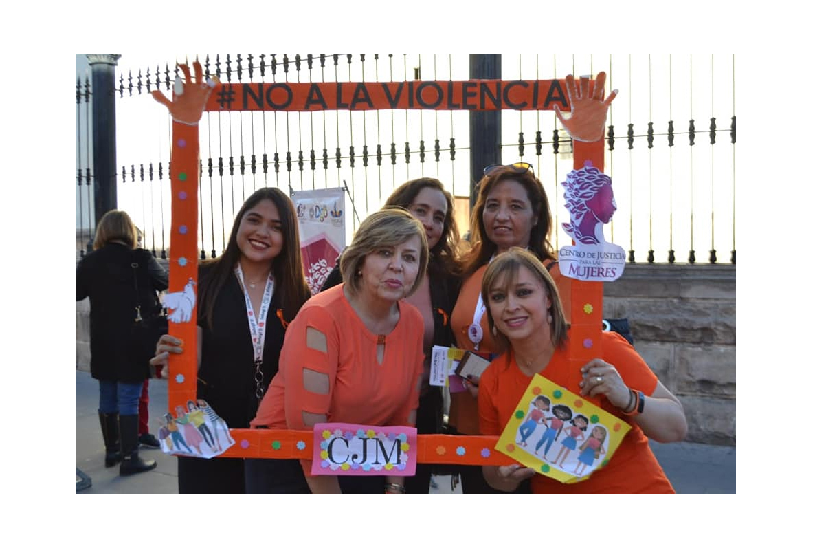 La Lic. Ruth Medina Alemán, encabezó la campaña de erradicación de la violencia contra la mujer.