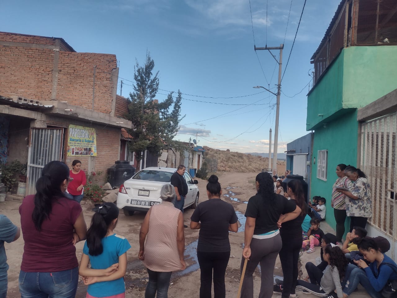 La Dirección de Vinculación Social de la Fiscalía General del Estado de Durango, llevó a cabo pláticas sobre la “Prevención de la Extorsión Telefónica”, a los habitantes de la colonia Ampliación C.D.P
