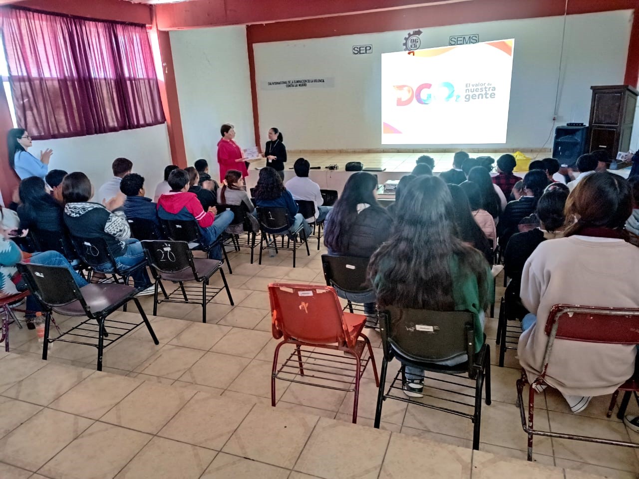 Plática impartida sobre la “Prevención de la Violencia de Género” en Poanas, Dgo.