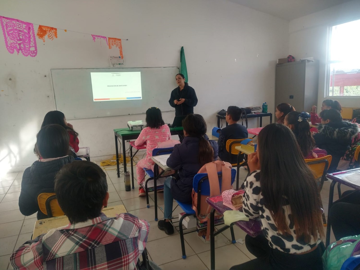 Plática impartida en la escuela primaria Dolores del Río, sobre la “Prevención de Adicciones”