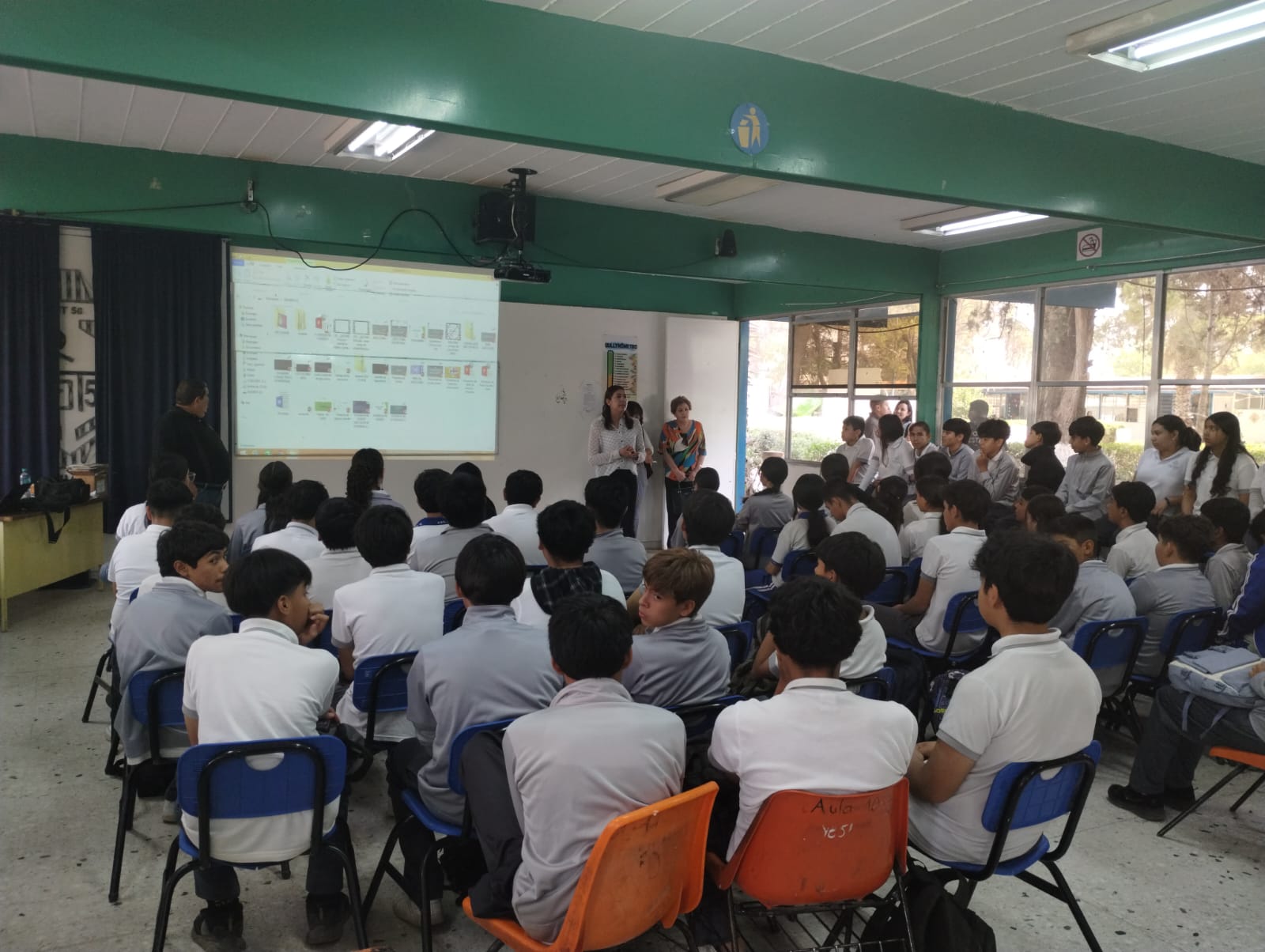 La Dirección de Vinculación Social de la FGED , impartió una plática a las y los estudiantes de la Escuela  Secundaria Técnica No. 56, en Vicente Guerrero, Dgo., tema “Prevención del Acoso Escolar”