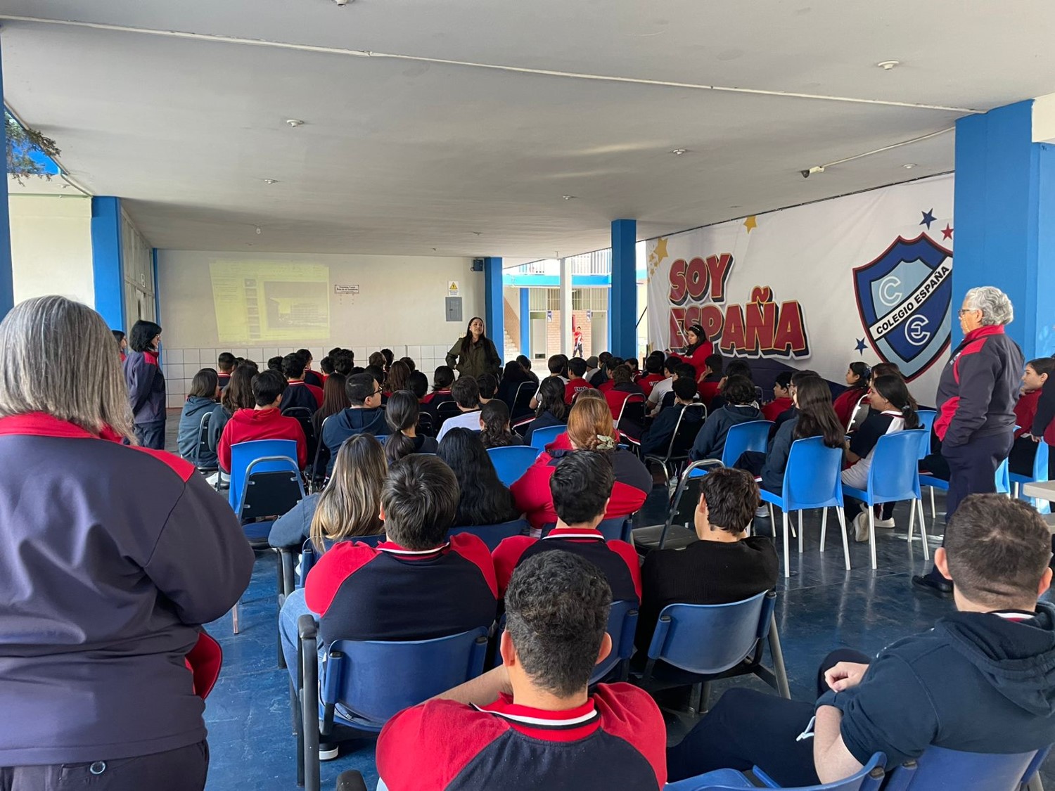La Dirección de Vinculación Social de la FGED  llevó a cabo pláticas sobre “Prevención de los Riesgos en las Redes Sociales” a los estudiantes del Colegio España