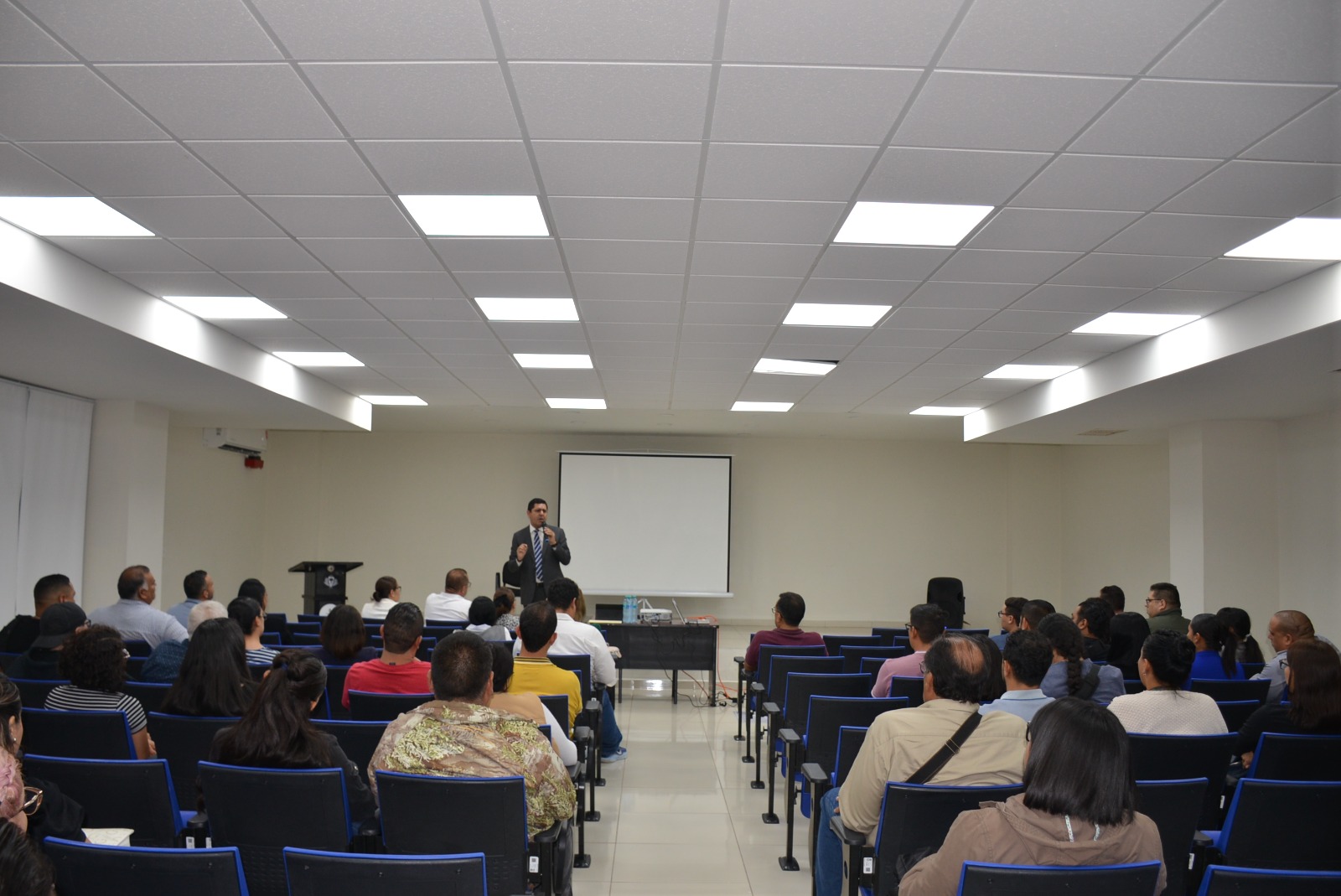 FGED realiza conversatorio sobre el papel del perito en el sistema de justicia penal